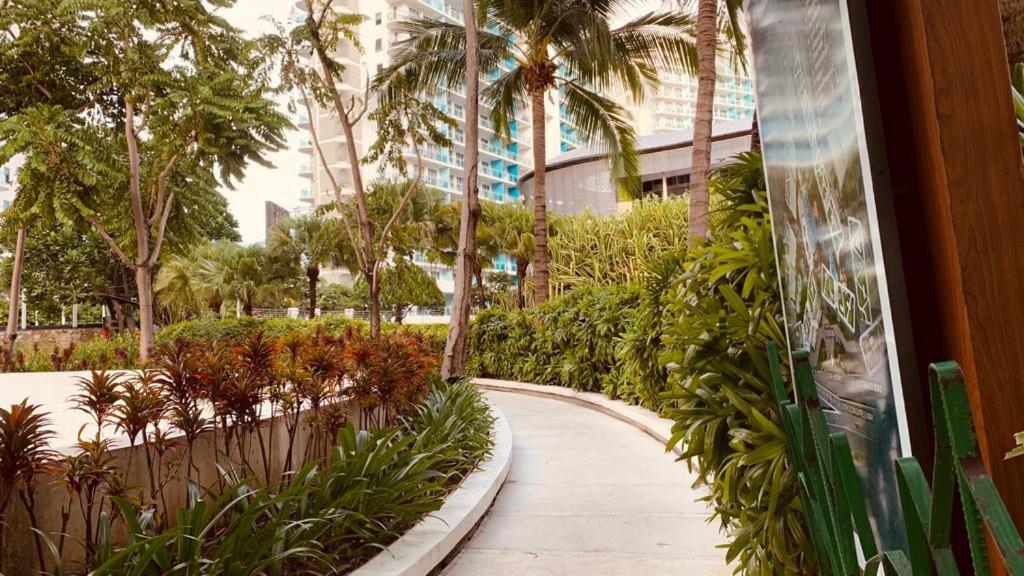 Azure Urban Resort Paranaque City Extérieur photo